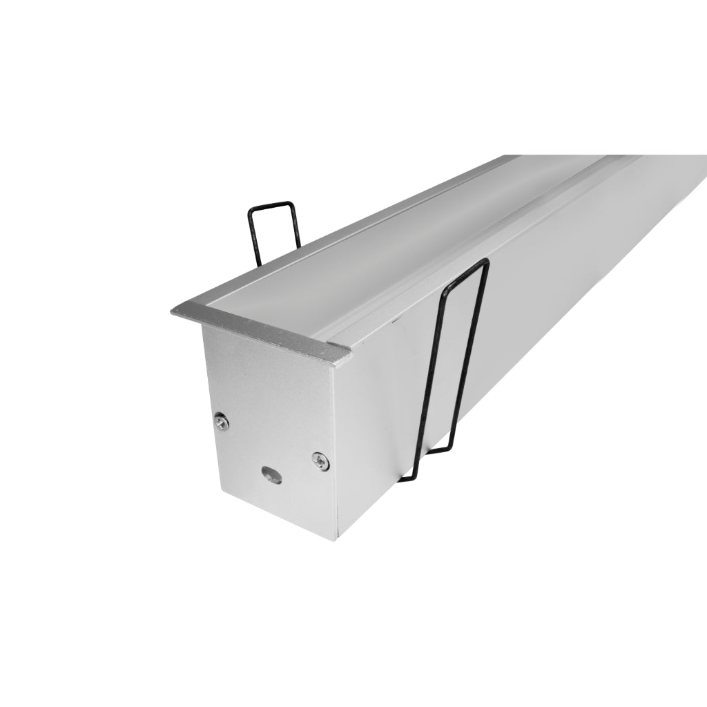 Kit de perfil grande de bajo deslumbramiento con difusor remetido con ceja ILUPA3551UGRCKIT -L:2m A:4.5cm Al:5.1cm- para tira LED, incluye difusor opalino, 2 tapas laterales y 2 resortes sujeción de iLumileds